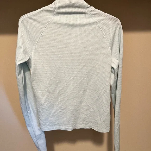 Oiselle Light Aqua (Tide) Mile One Flyout - Picture 2 of 5